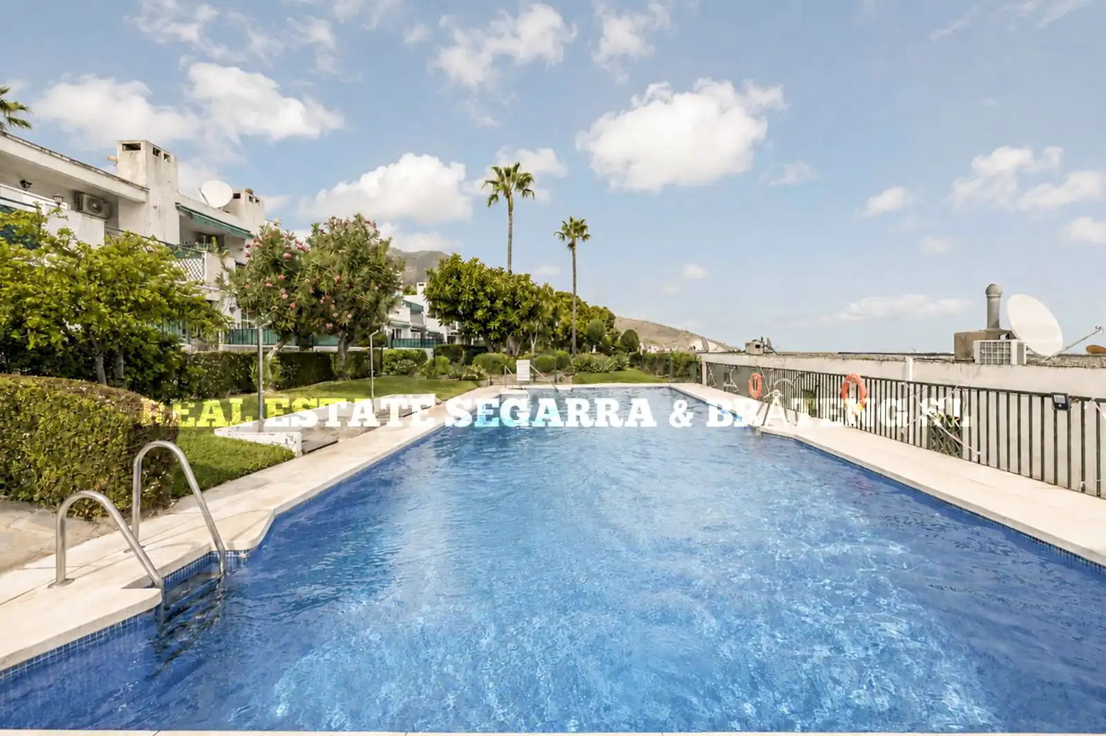 Casa bifamiliare con piscina in vendita a Avenida Juan Luis Peralta, imagen 2