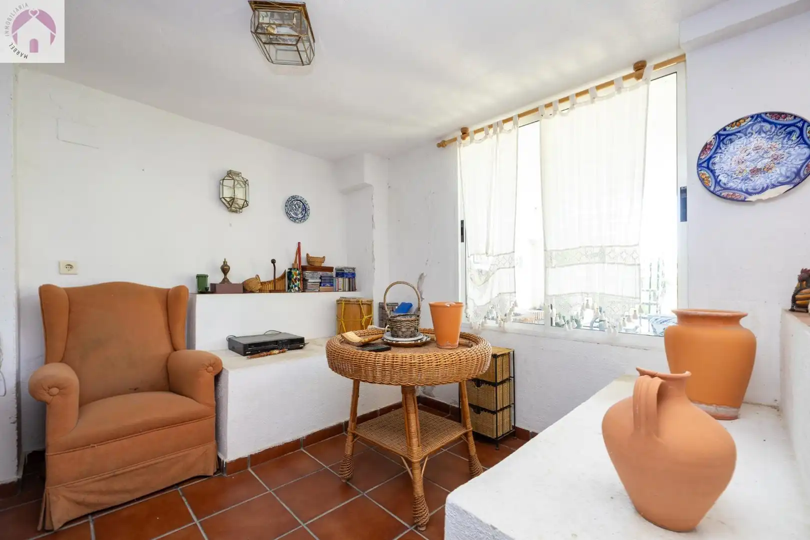 Sala d'estar de Casa adosada en venda en Granada amb Calefacció, Jardí privat i Terrassa