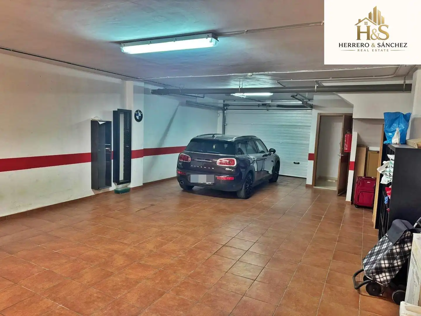 Parking of Houses for sale in Alicante / Alacant  with Air Conditioner, Heating and Private garden