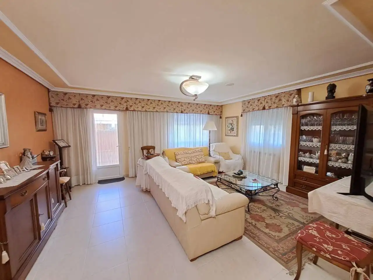 Sala de estar de Casa adosada en venta en Villagonzalo Pedernales con Calefacción, Jardín privado y Terraza