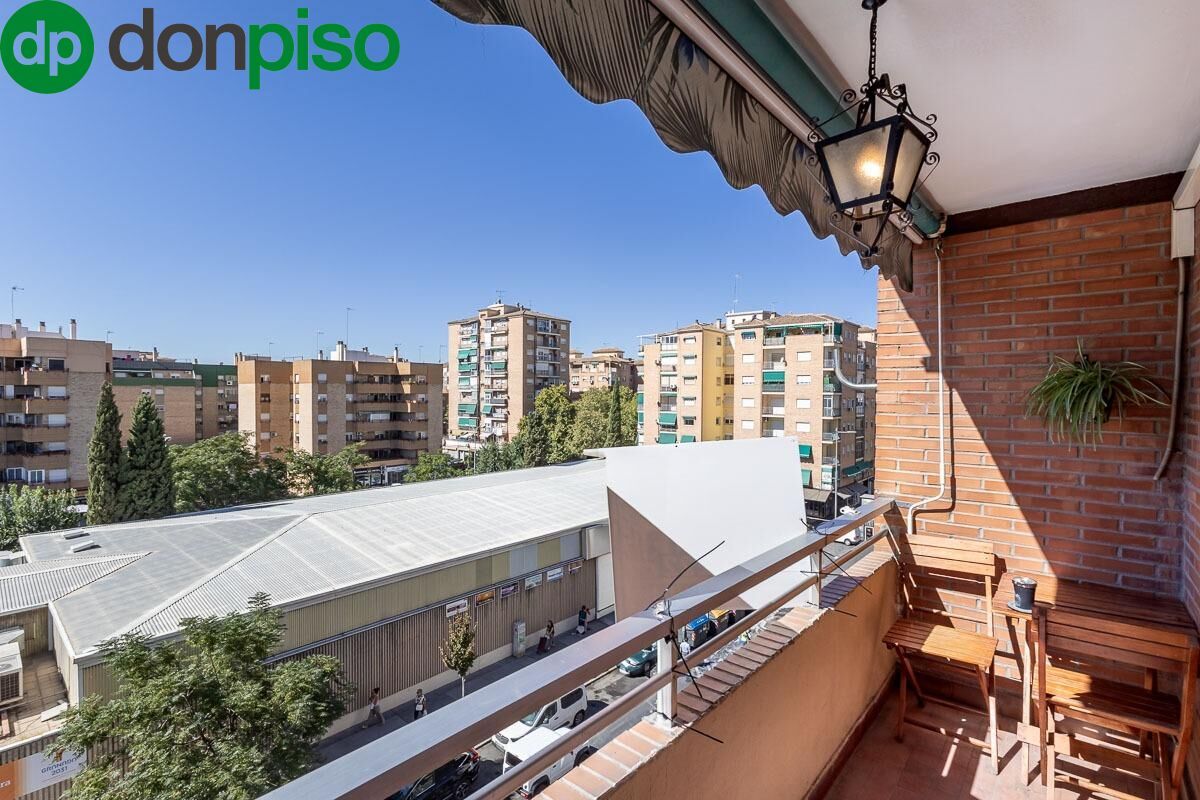 Balcony of Flat for sale in  Granada Capital  with Heating, Terrace and Storage room