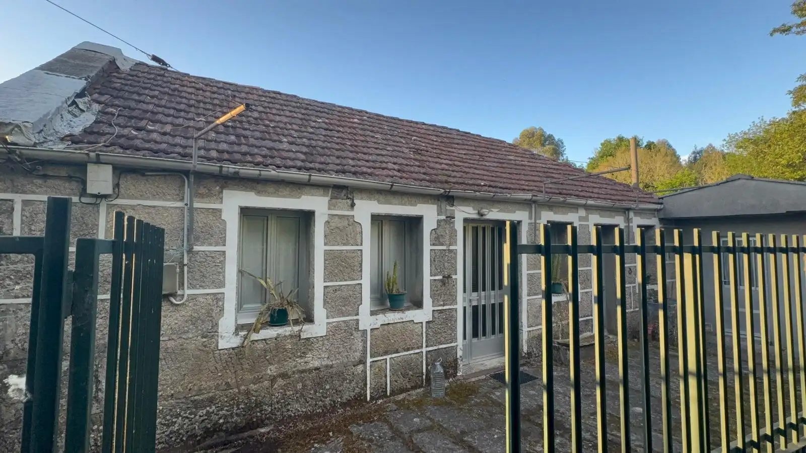 Vista exterior de Finca rústica en venta en O Irixo con Calefacción, Amueblado y Balcón