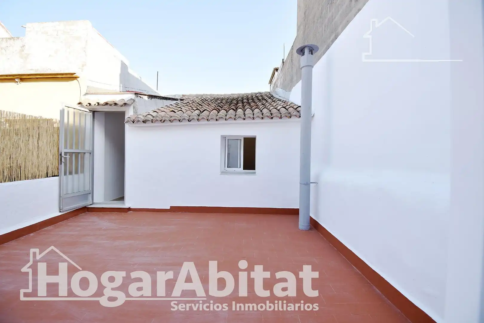 Exterior view of Houses for sale in Tavernes de la Valldigna  with Parquet flooring and Terrace