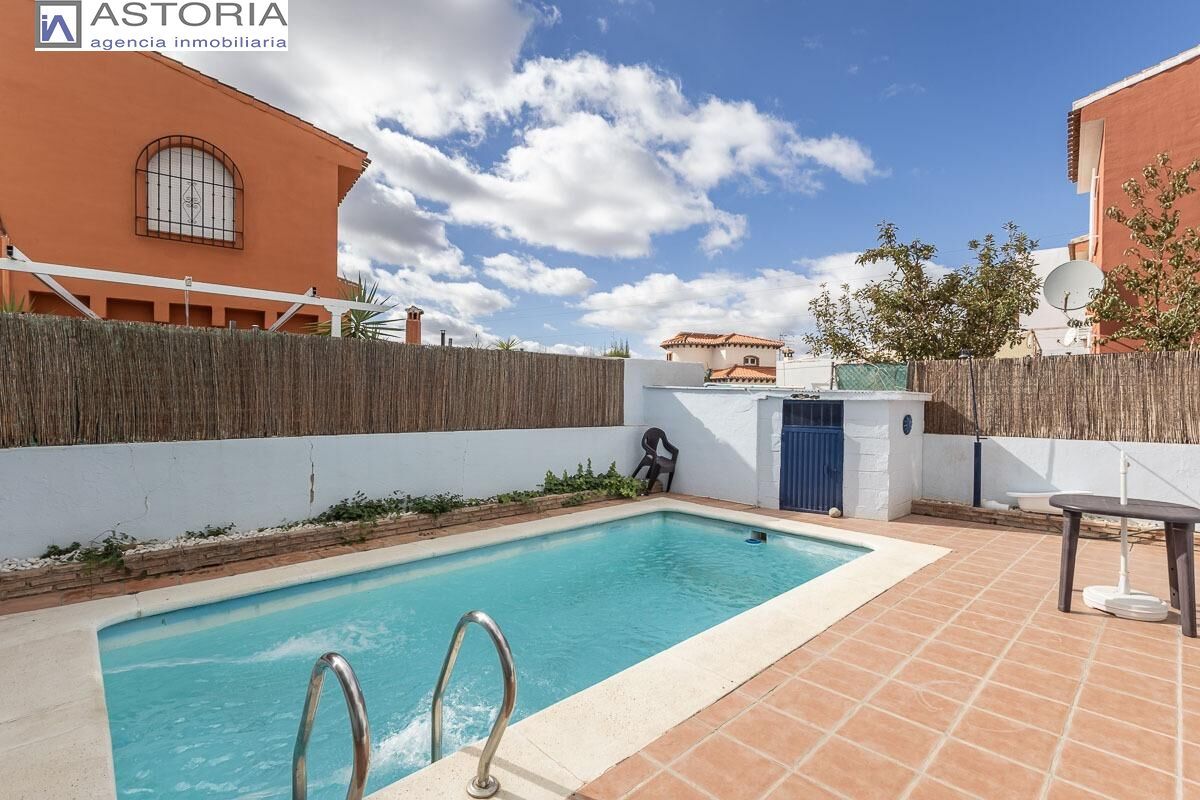 House or chalet for sale in Calle HELLA, 8, Jun