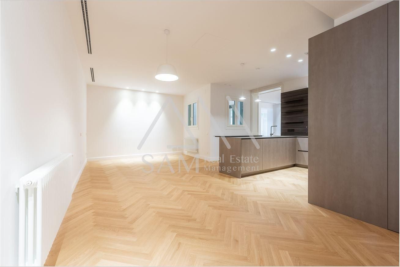 Sala d'estar de Pis en venda en  Barcelona Capital amb Terrassa i Balcó