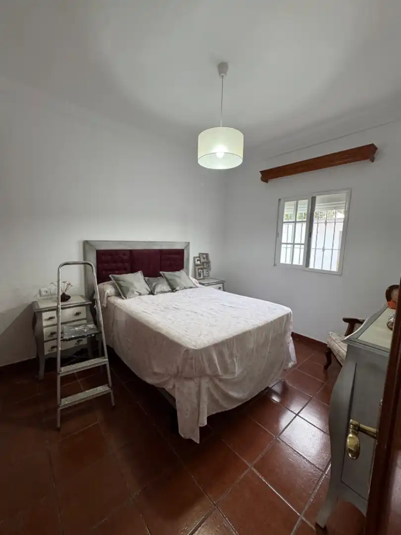 Schlafzimmer von Haus oder Chalet zum Verkauf in Sanlúcar de Barrameda mit Klimaanlage, Heizung und Privatgarten