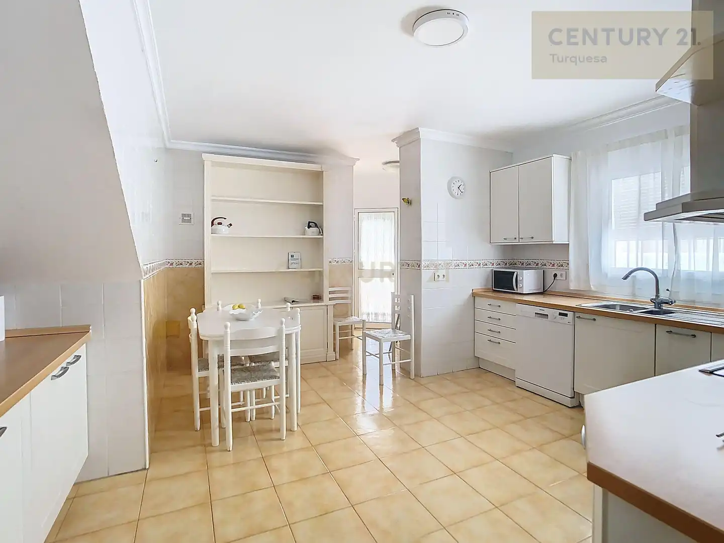 Cuina de Casa o xalet de lloguer en Torremolinos amb Aire condicionat, Jardí privat i Traster