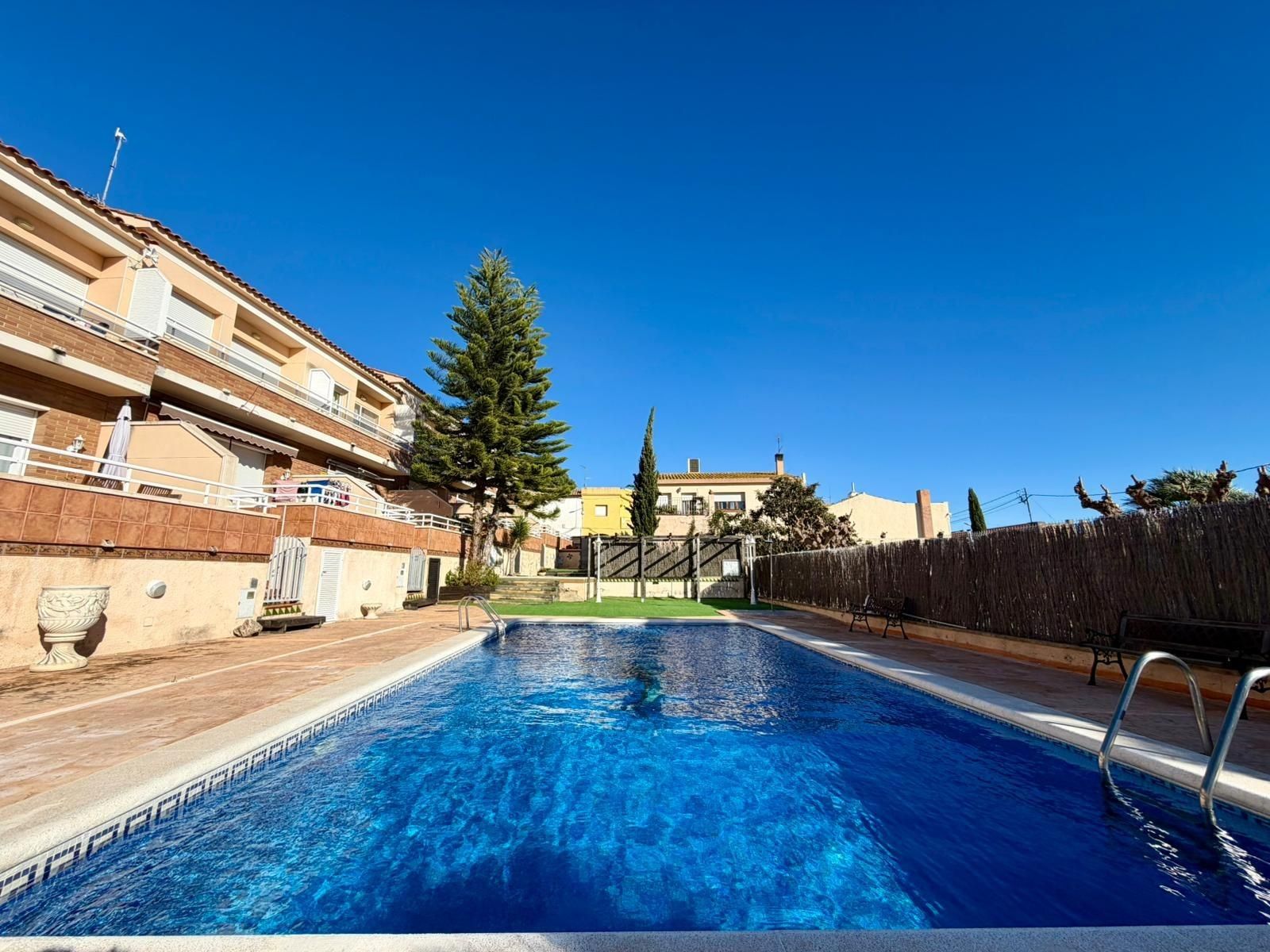 Swimming pool of Single-family semi-detached for sale in Sant Jaume dels Domenys  with Terrace and Community pool
