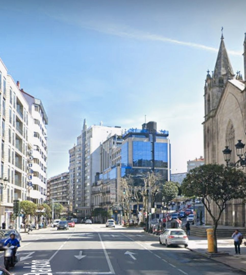 Vista exterior de Dúplex en venda en Vigo  amb Calefacció