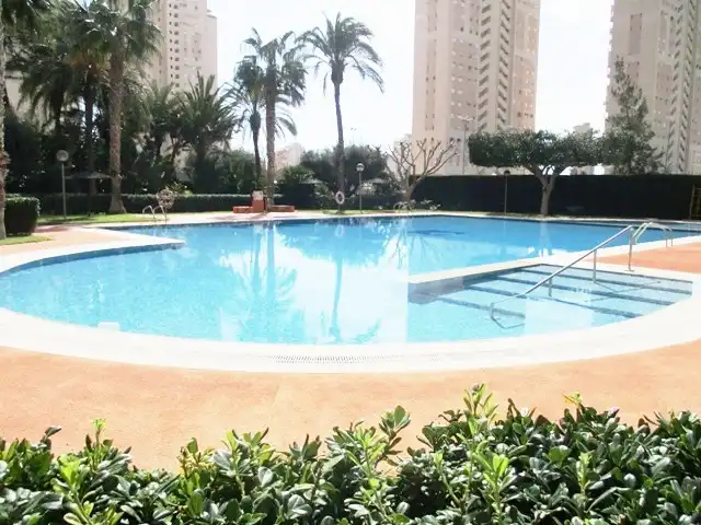 Schwimmbecken von Wohnungen zum Verkauf in El Campello mit Klimaanlage, Heizung und Parkett