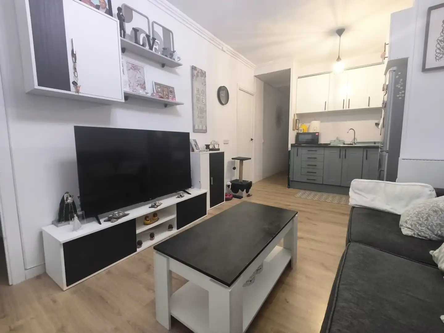 Living room of Flat for sale in Reus  with Parquet flooring, Storage room and Oven