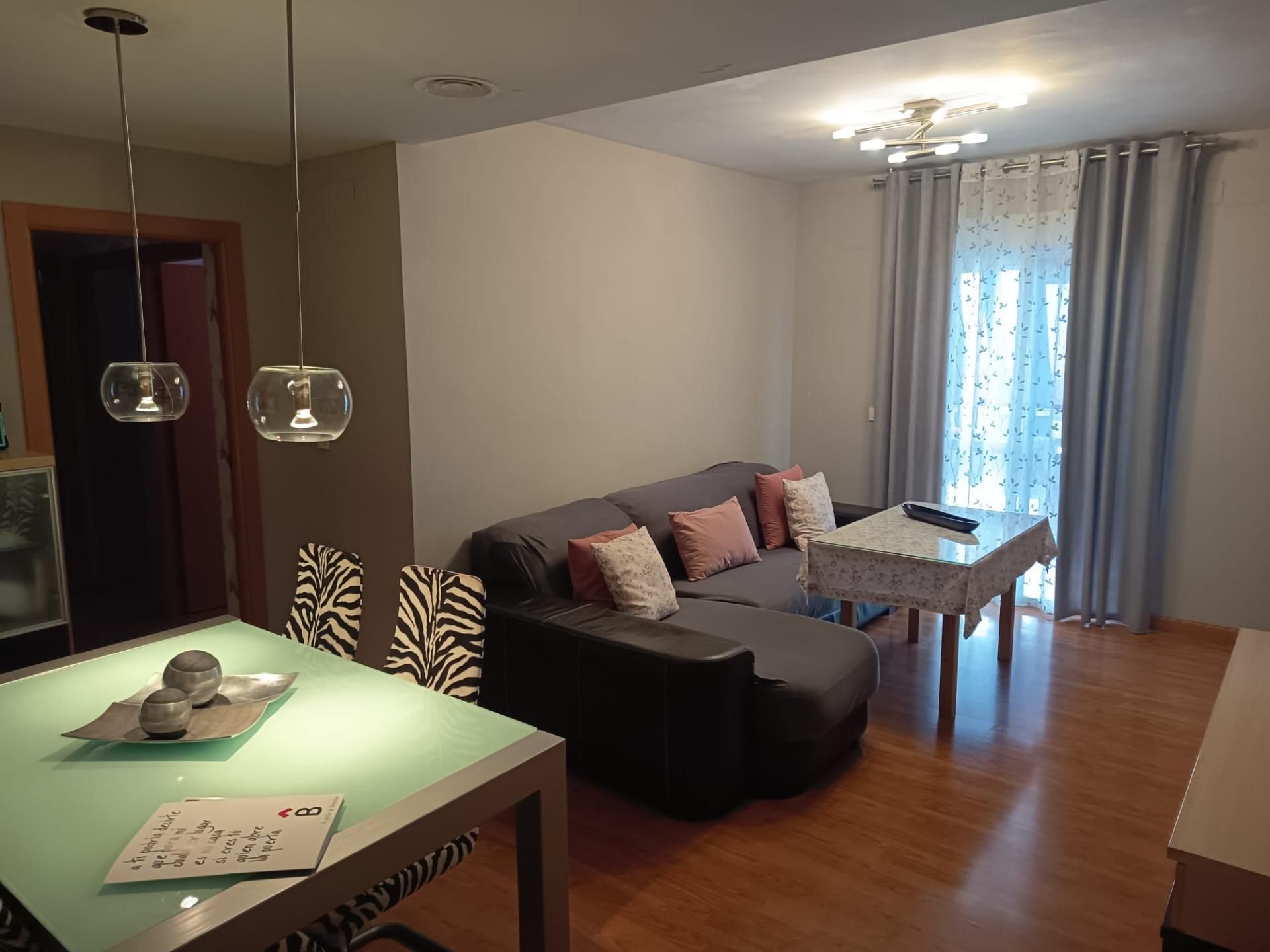 Sala d'estar de Pis en venda en  Córdoba Capital amb Aire condicionat i Terrassa