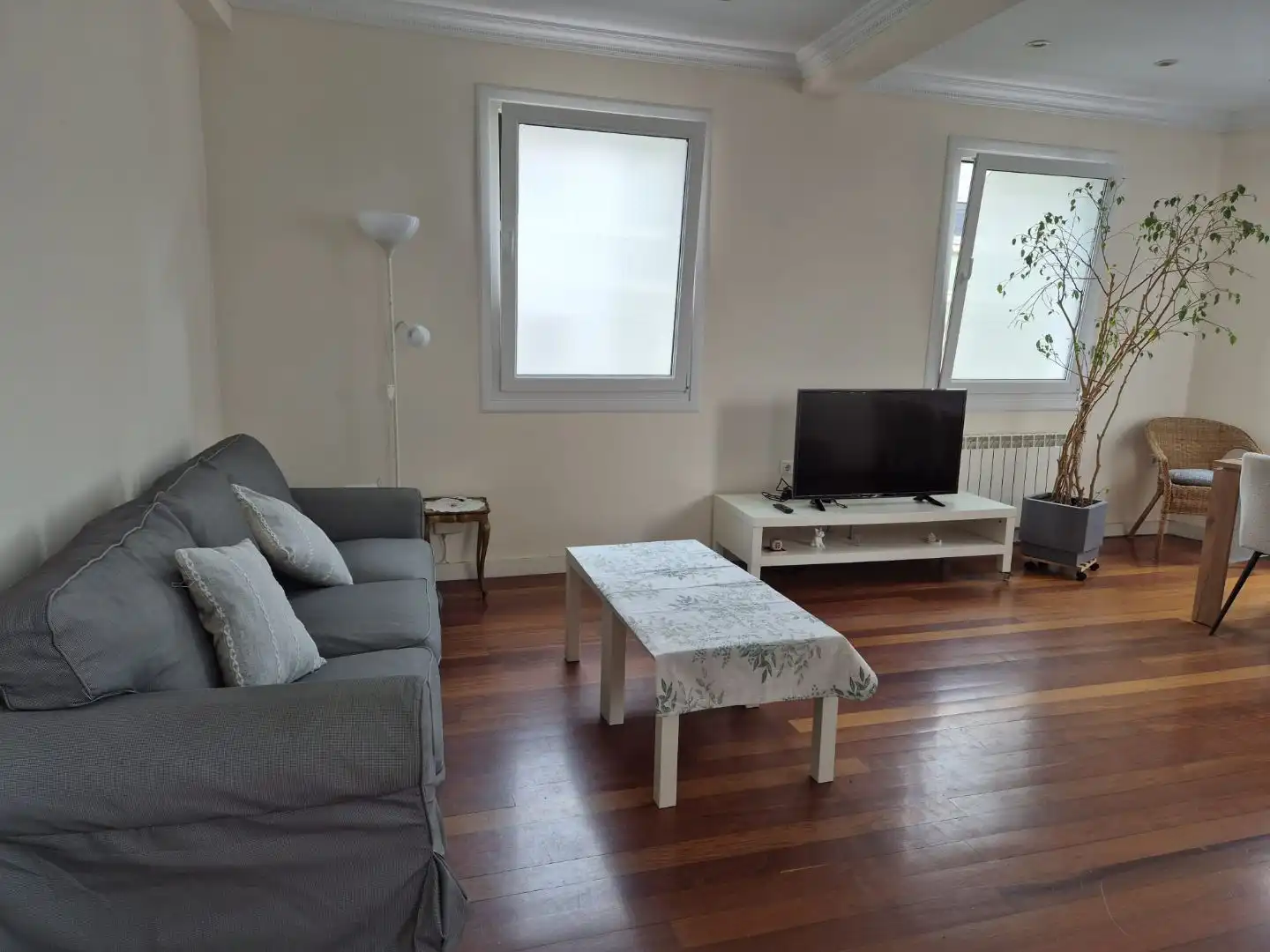 Living room of Flat for rent in Santander  with Heating, Parquet flooring and Furnished