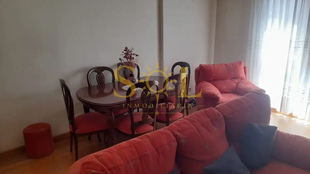 Wohnung zur Miete in Calle León Martín Granizo, La Lastra