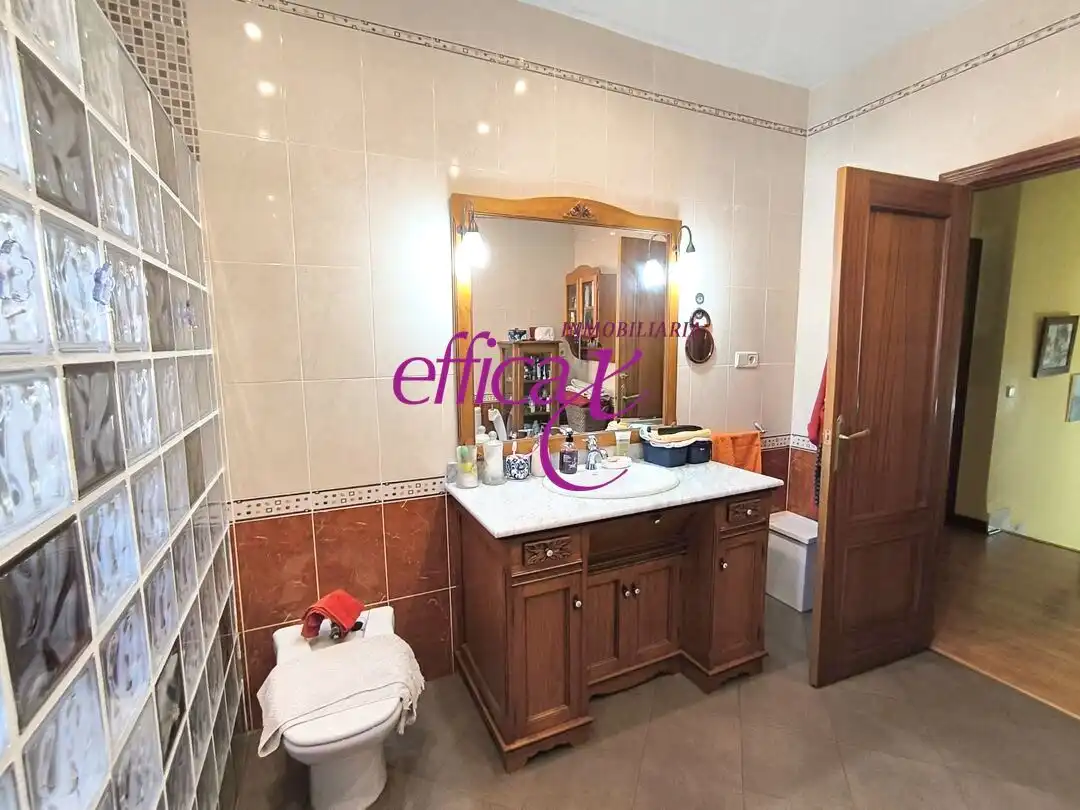 Bathroom of Houses for sale in Gerindote  with Air Conditioner, Heating and Storage room
