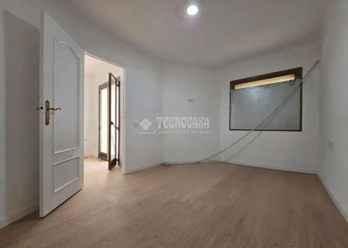 Pis en venda en Santa Coloma de Gramenet amb Parquet i Terrassa