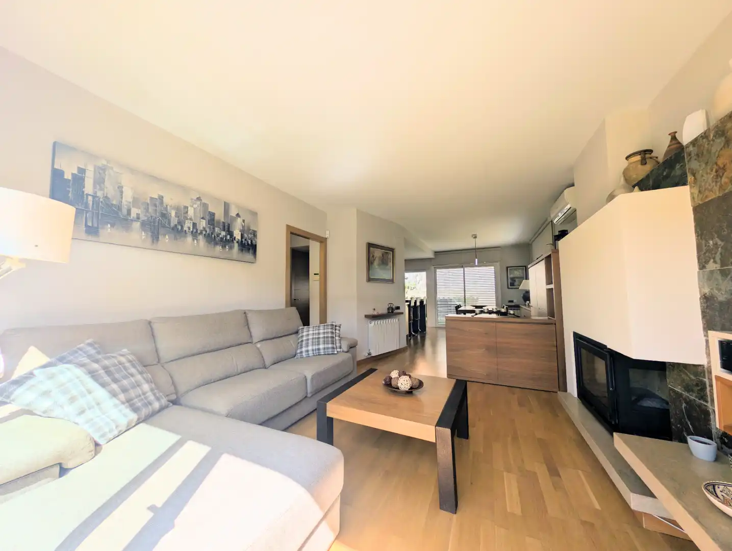 Sala de estar de Casa o chalet en venta en Viladecavalls con Aire acondicionado, Calefacción y Jardín privado