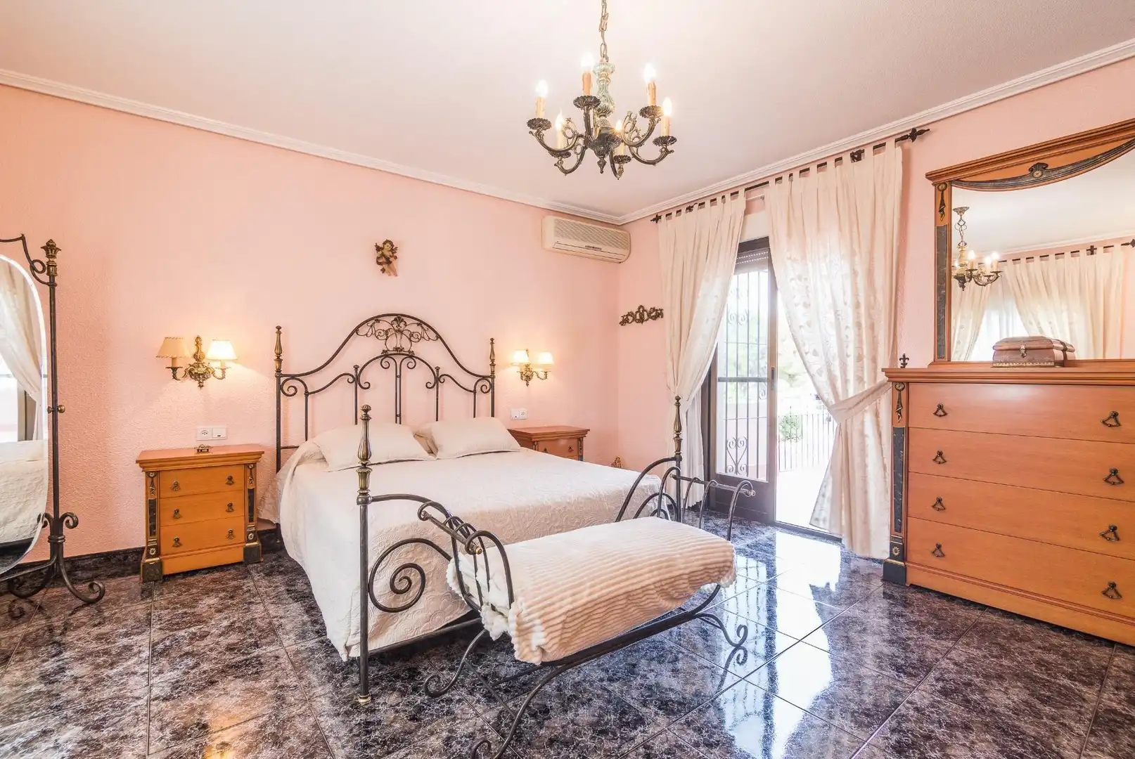 Schlafzimmer von Haus oder Chalet zum Verkauf in Elche / Elx mit Klimaanlage, Privatgarten und Terrasse