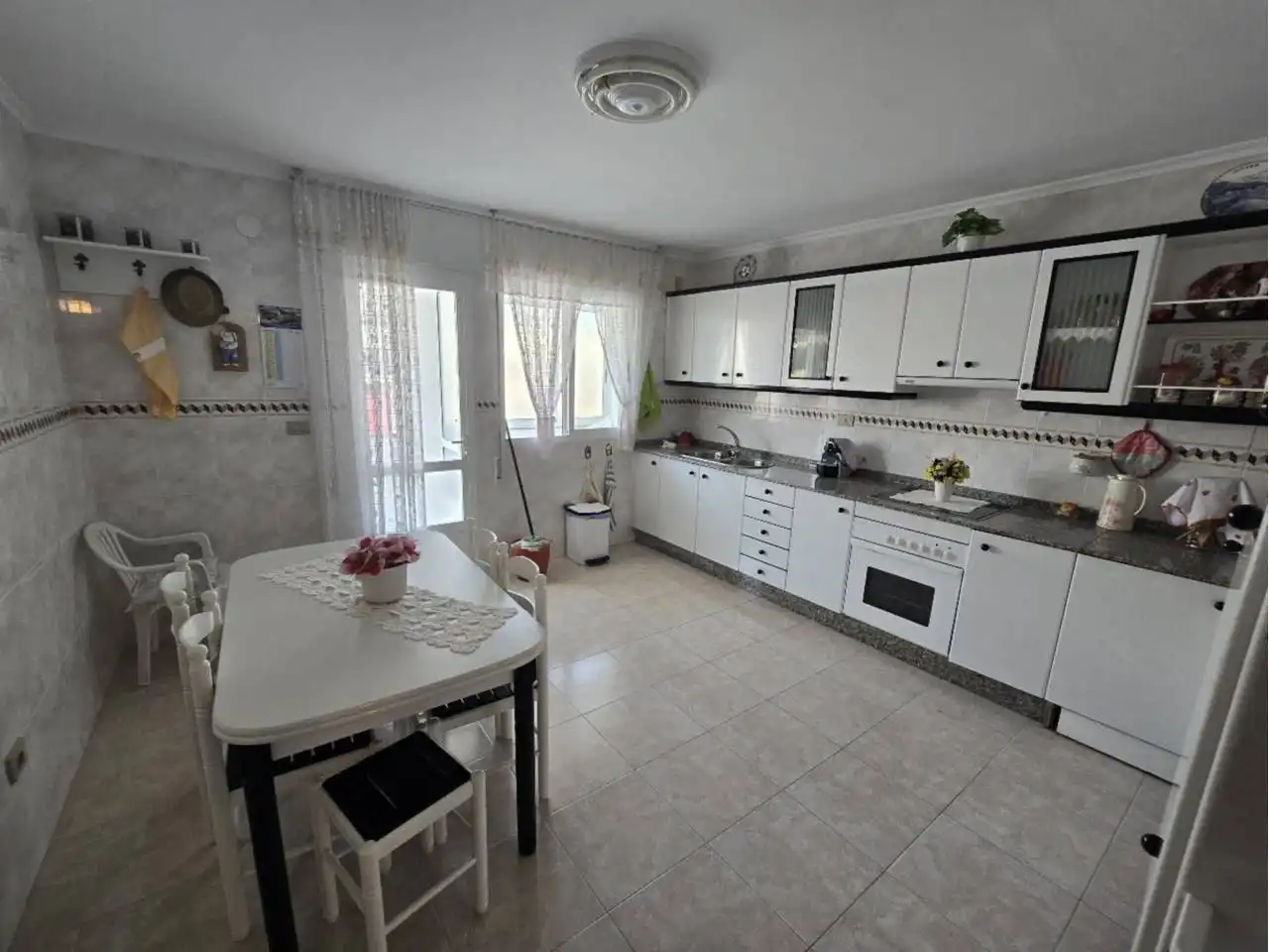 Küche von Wohnung zum Verkauf in Baleira mit Heizung, Terrasse und Möbliert