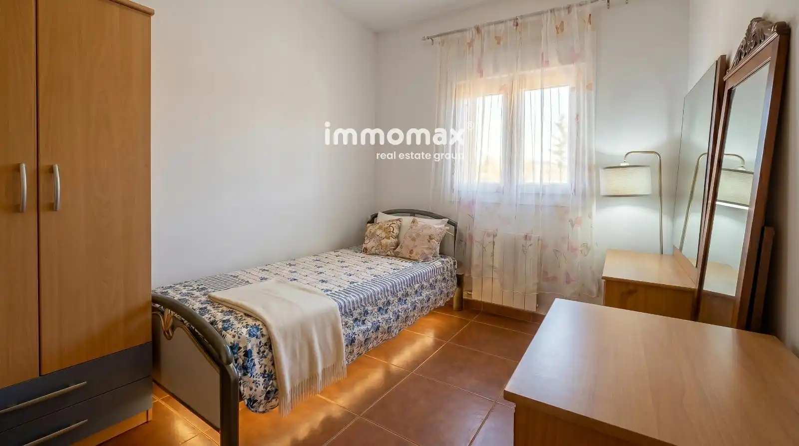 Dormitori de Casa o xalet en venda en Palau-solità i Plegamans amb Calefacció, Traster i Moblat
