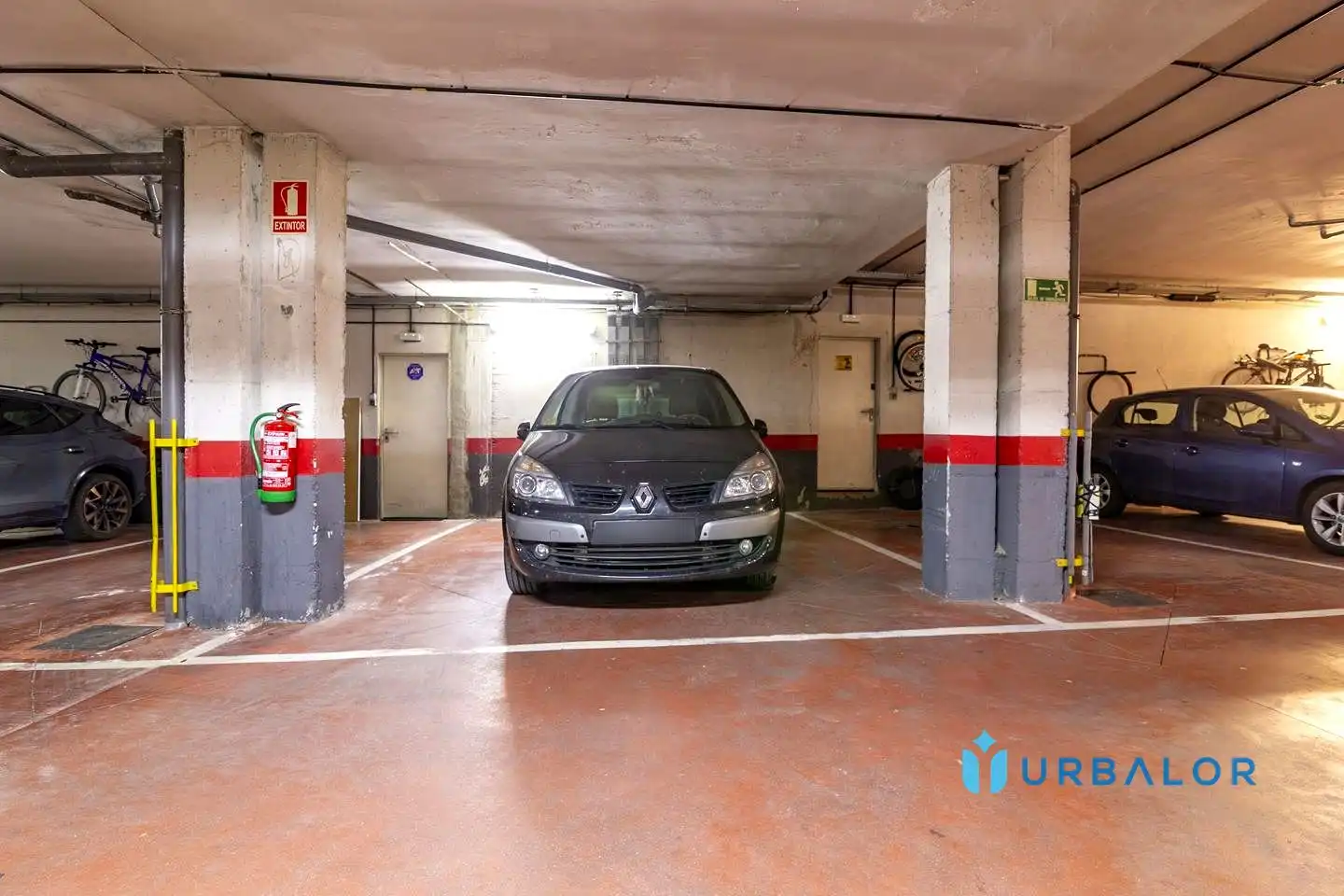 Parking de Planta baja en venta en Alcorcón con Aire acondicionado y Piscina comunitaria