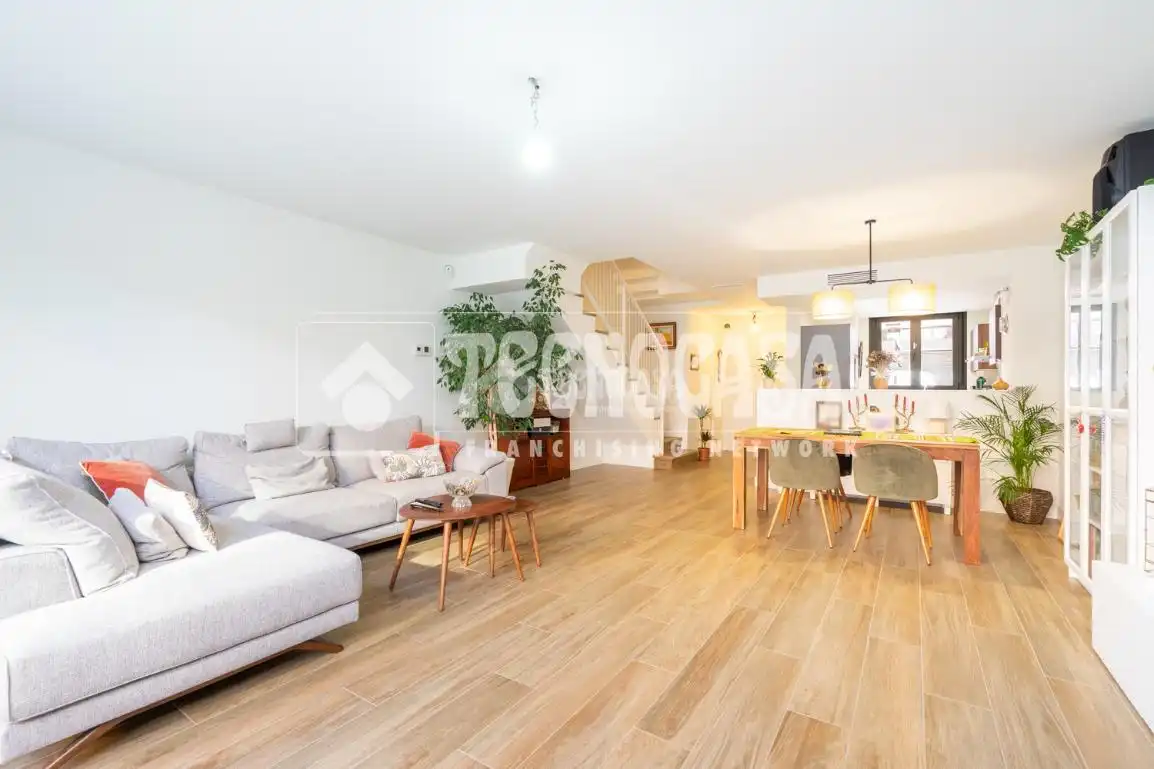 Sala de estar de Casa adosada en venta en Colmenar Viejo con Aire acondicionado, Calefacción y Jardín privado