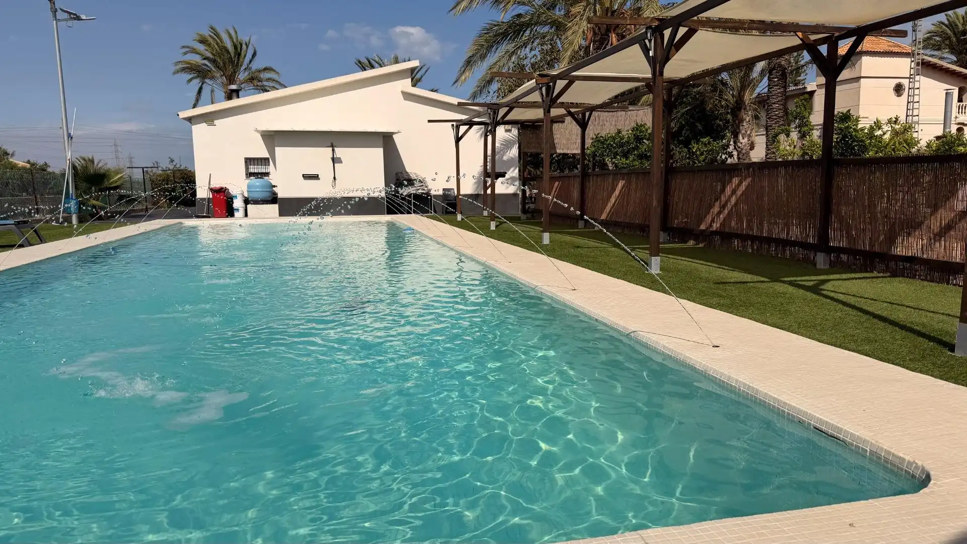 Schwimmbecken von Haus oder Chalet zum Verkauf in Elche / Elx mit Klimaanlage, Heizung und Privatgarten