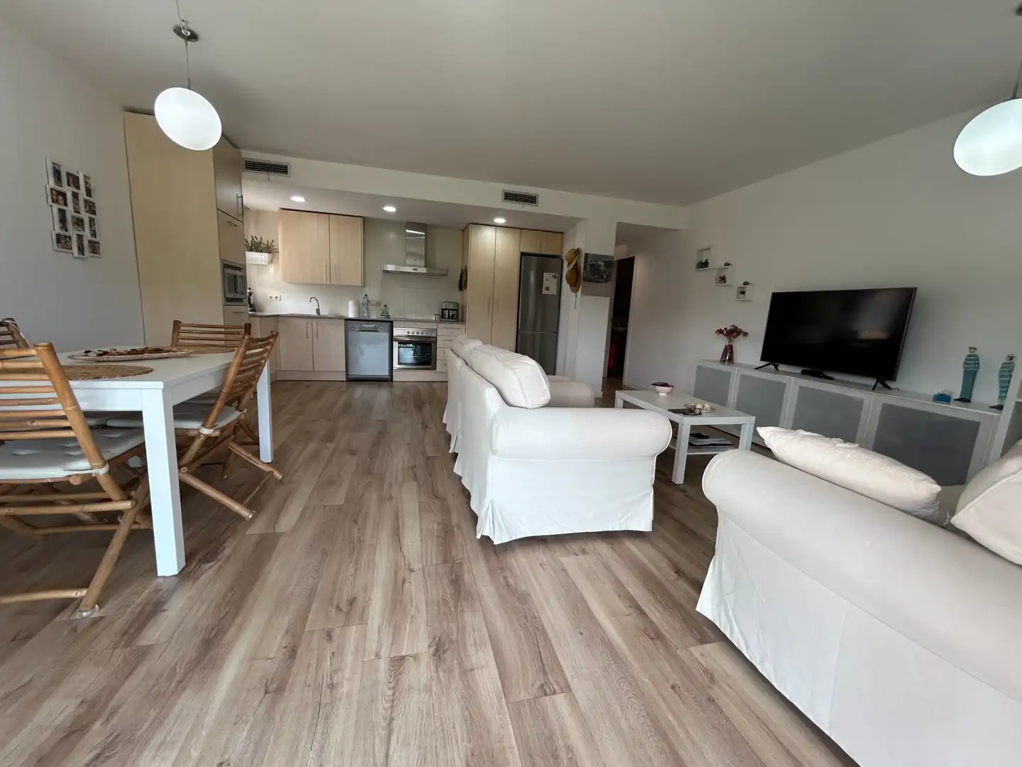 Sala de estar de Piso en venta en Llançà con Aire acondicionado, Calefacción y Jardín privado