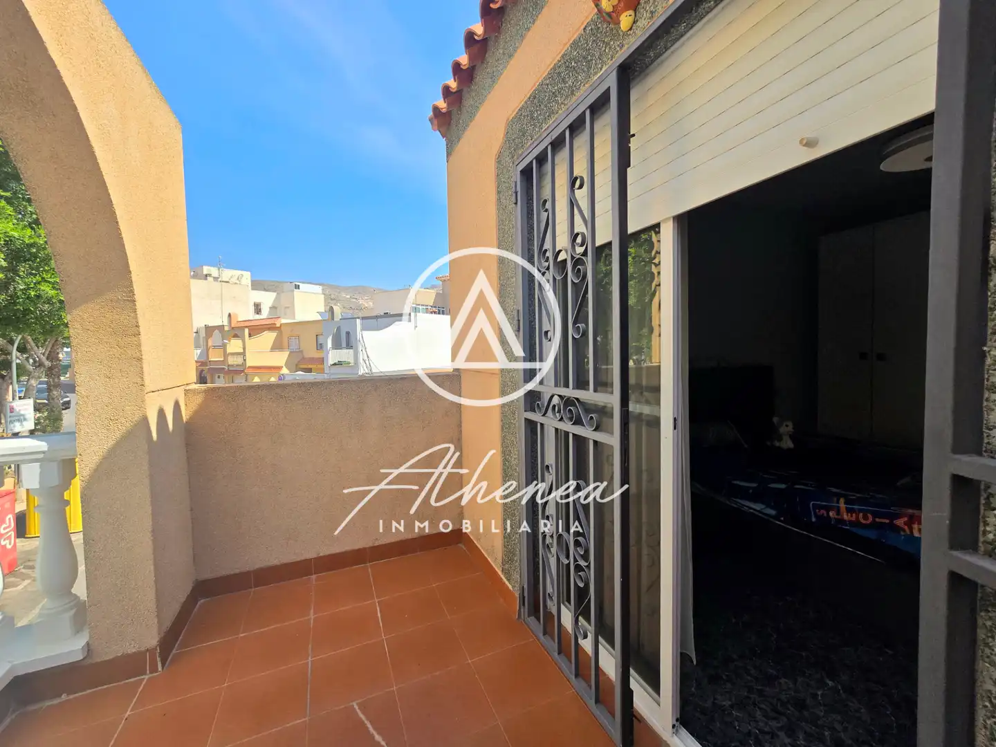 Vista exterior de Casa adosada en venta en Vícar con Aire acondicionado, Calefacción y Terraza