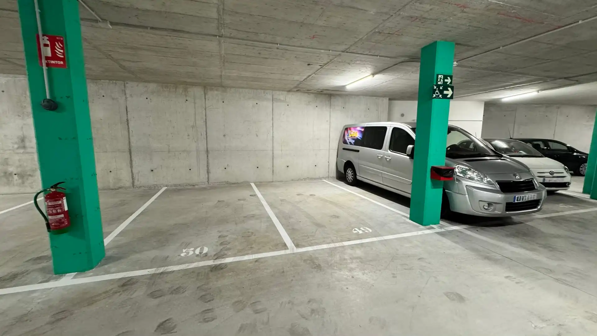Parking de Piso en venta en Gijón  con Calefacción, Parquet y Terraza
