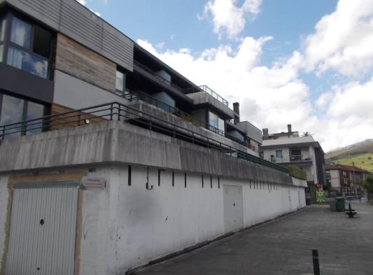 Piso en Venta en Calle Baron Adzaneta 24 en Ramales de la Victoria