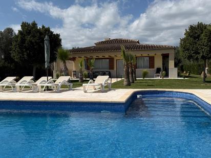 Swimming pool of House or chalet to rent in Campos  with Air Conditioner, Heating and Private garden