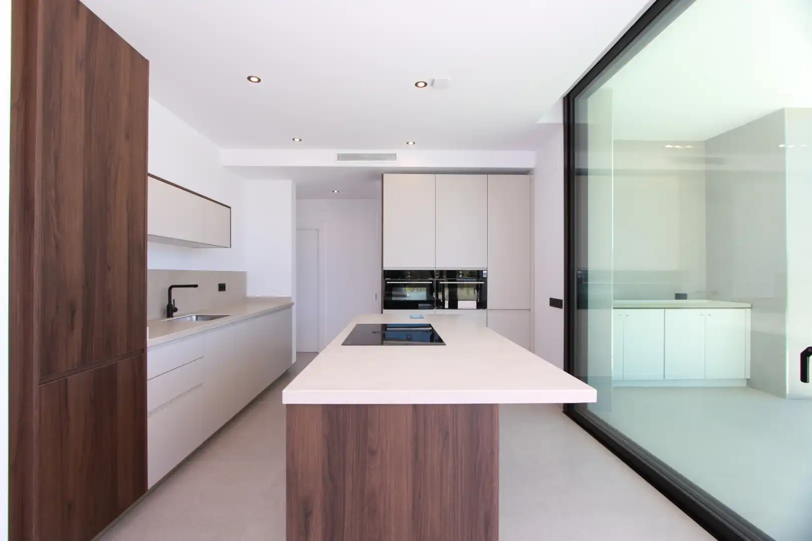 Küche von Haus oder Chalet zum Verkauf in Calpe / Calp mit Klimaanlage, Heizung und Privatgarten