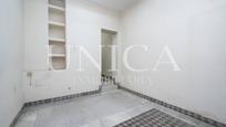 Flat for sale in  Madrid Capital  with Heating