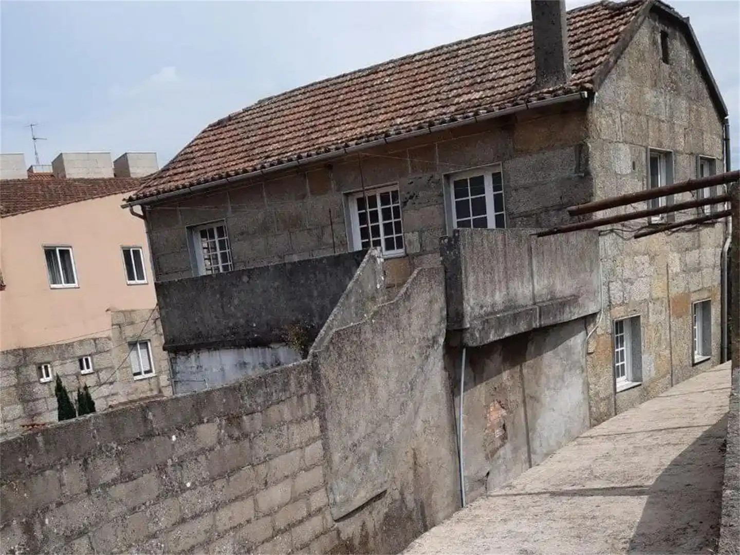 Vista exterior de Casa o xalet en venda en Pontevedra Capital  amb Jardí privat