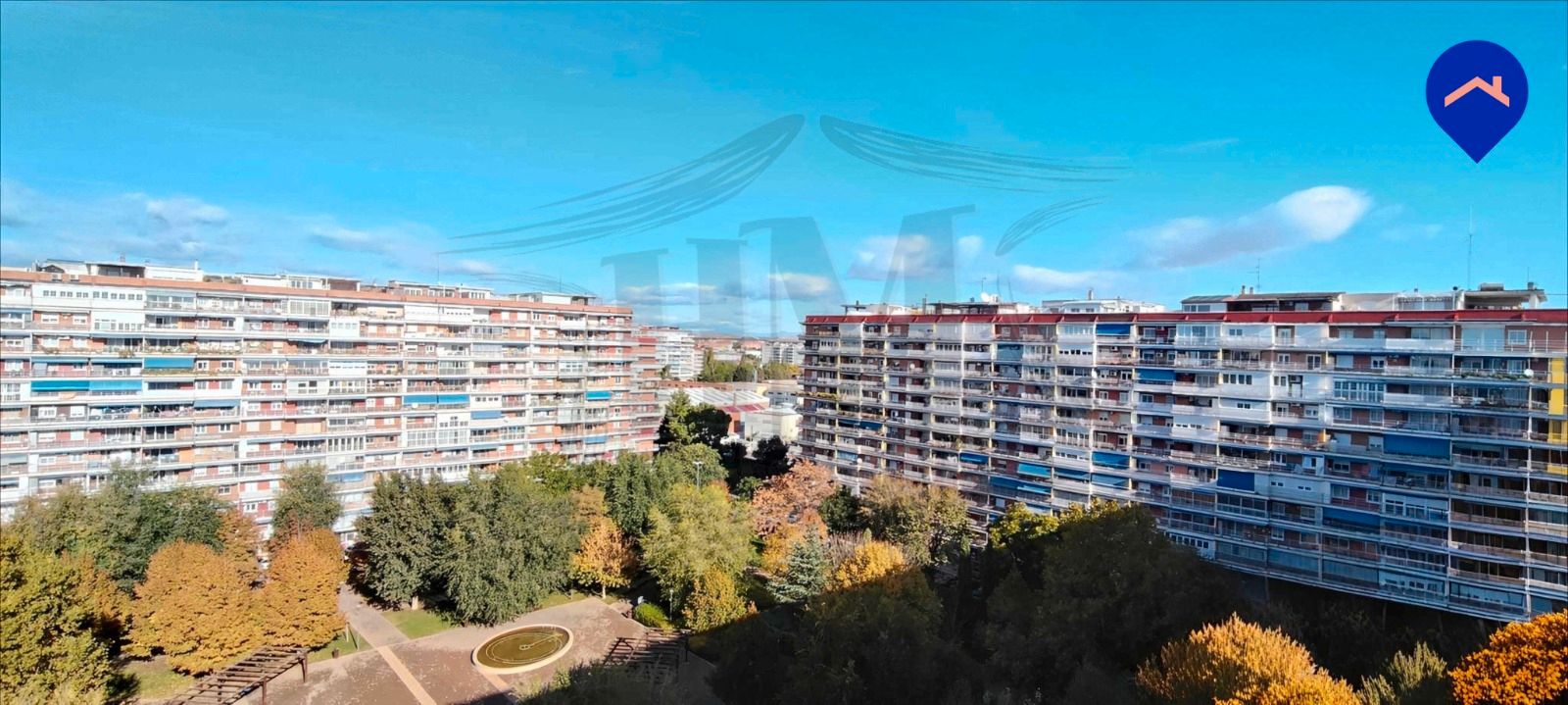 Vista exterior de Àtic en venda en Torrejón de Ardoz amb Calefacció, Jardí privat i Terrassa