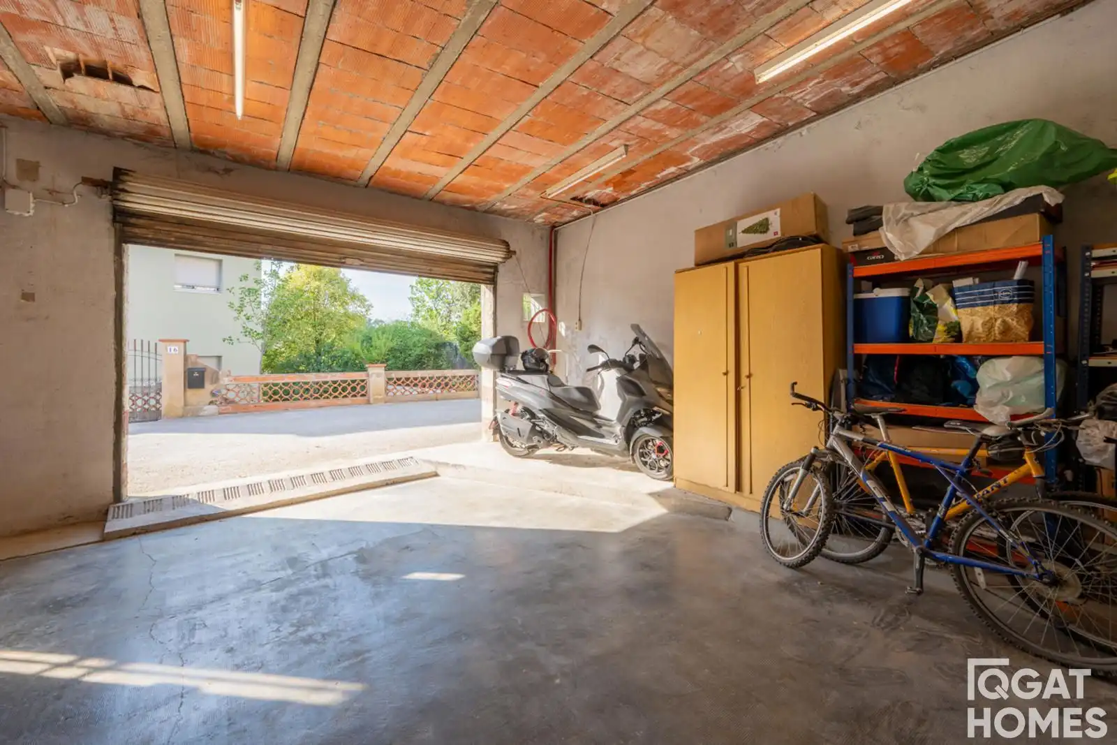 Aparcament de Casa o xalet en venda en Sant Cugat del Vallès amb Aire condicionat, Calefacció i Terrassa