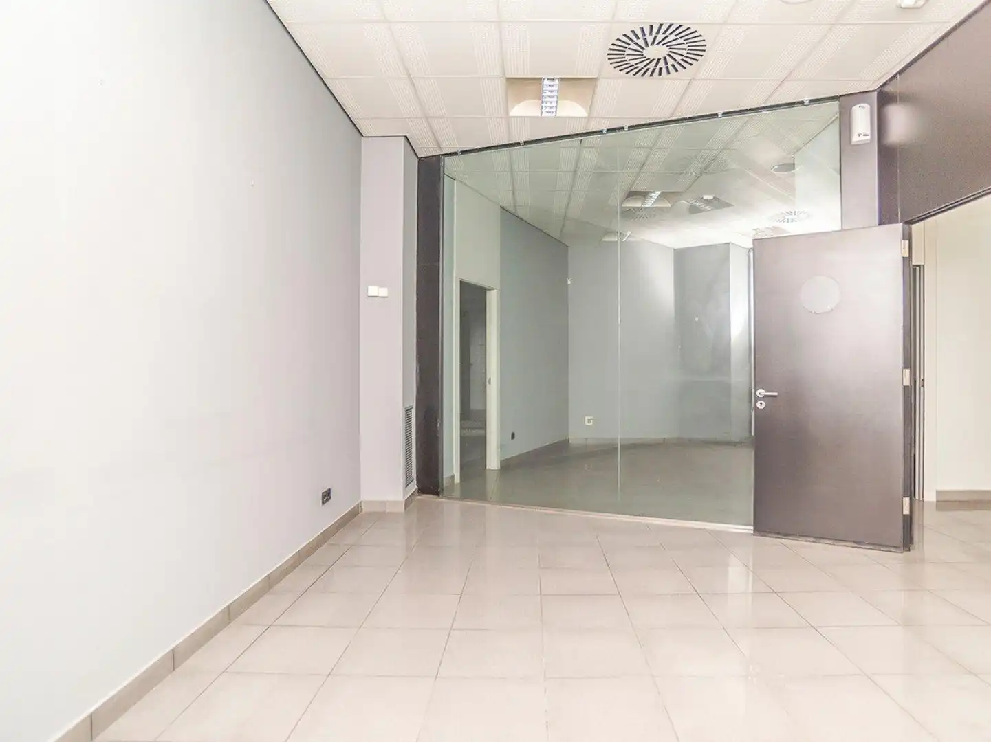 Local comercial en venda a Tarragona - Calle Blanca d Anjou, imagen 4