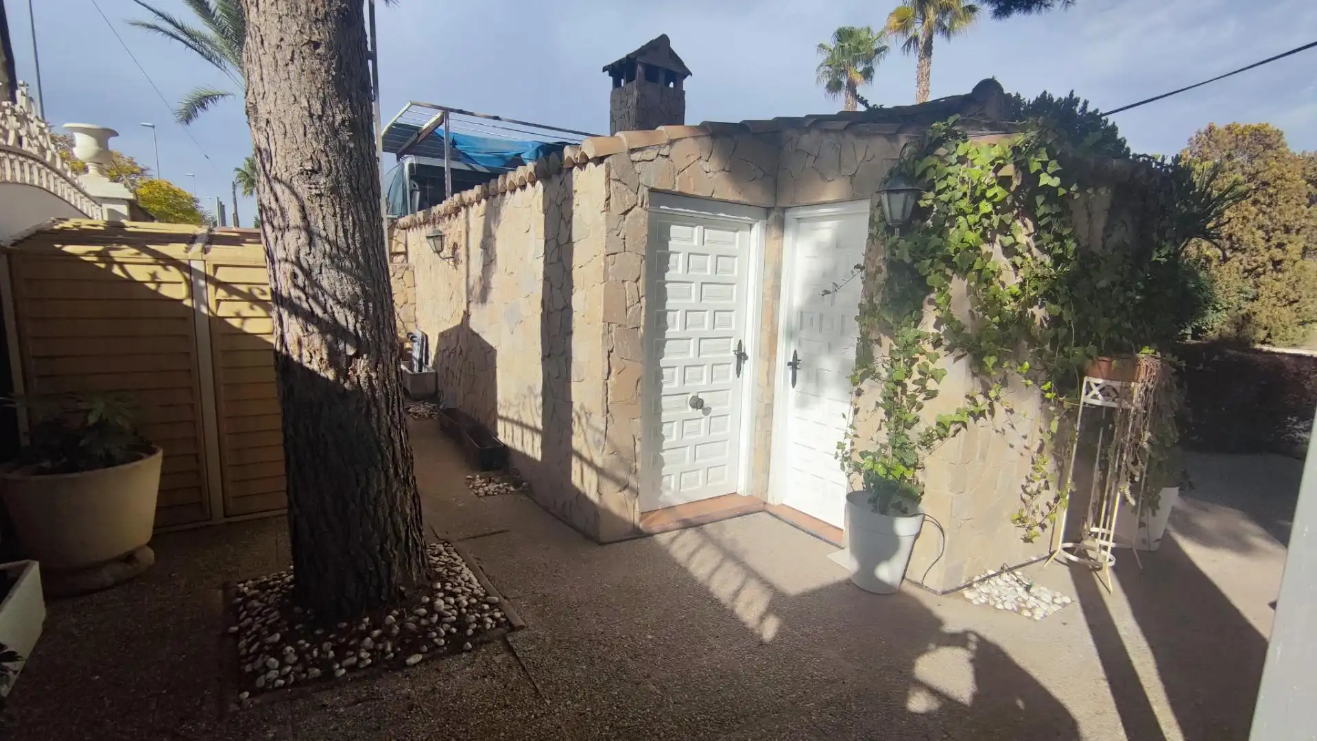 Exterior view of Houses for sale in San Vicente del Raspeig / Sant Vicent del Raspeig  with Air Conditioner, Heating and Private garden