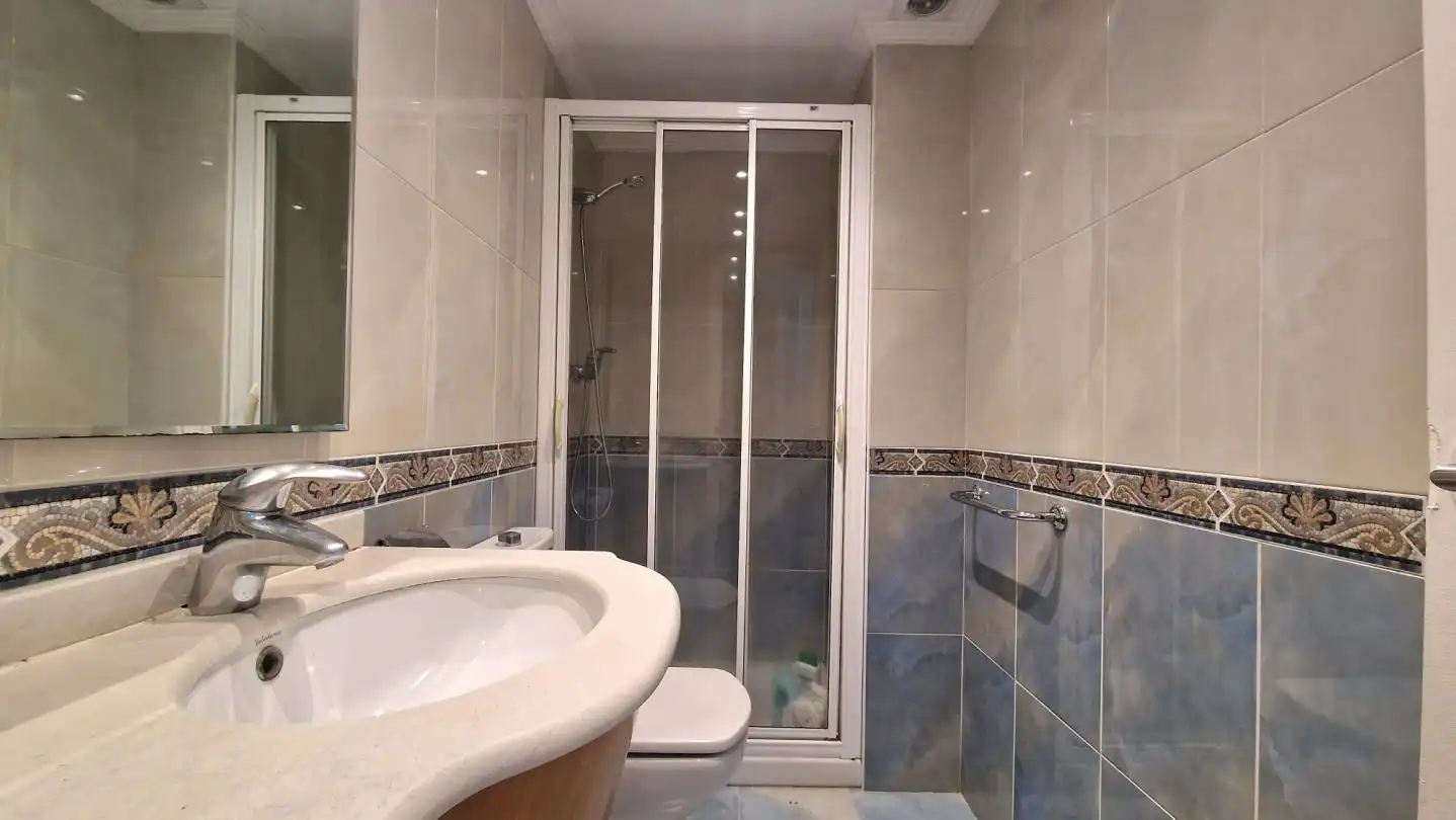 Baño de Piso de alquiler en Donostia - San Sebastián  con Terraza y Balcón