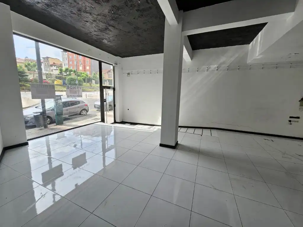 Locale commerciale in vendita a Avenida Fernández Balsera, imagen 3