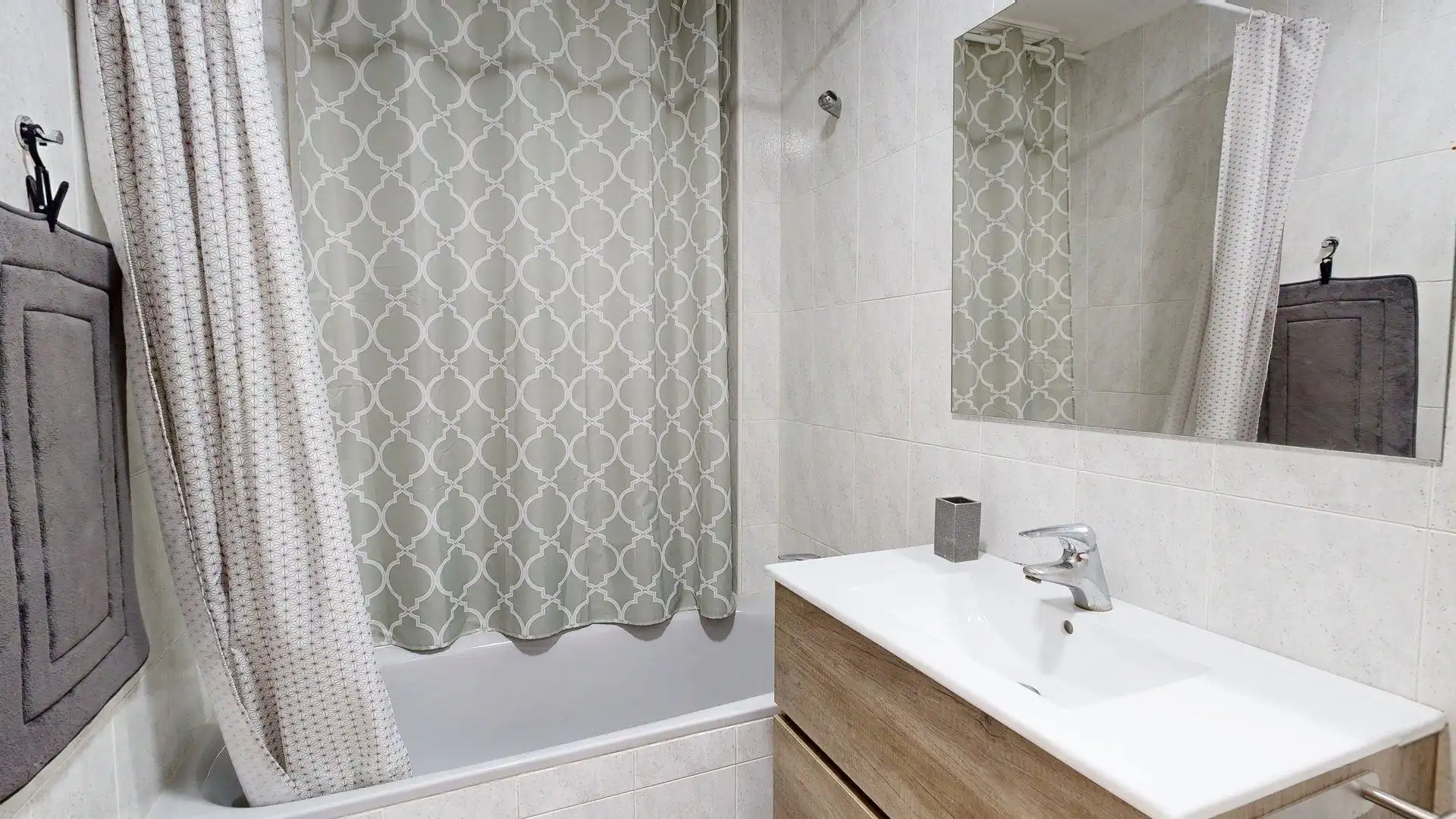 Bathroom of Houses for sale in La Muela