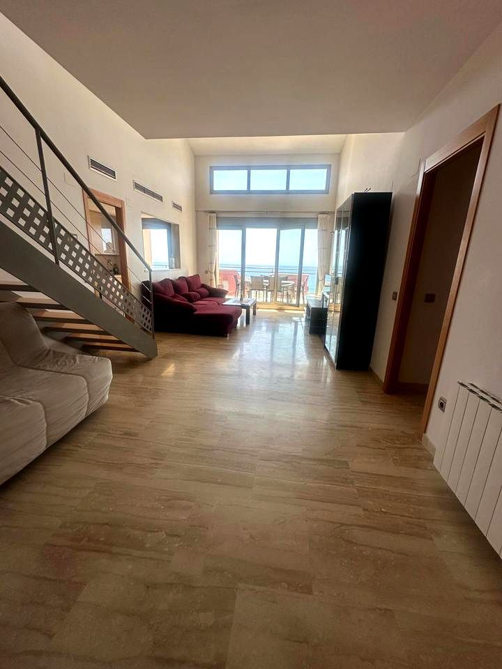 Sala d'estar de Dúplex de lloguer en Oropesa del Mar / Orpesa amb Aire condicionat, Terrassa i Moblat