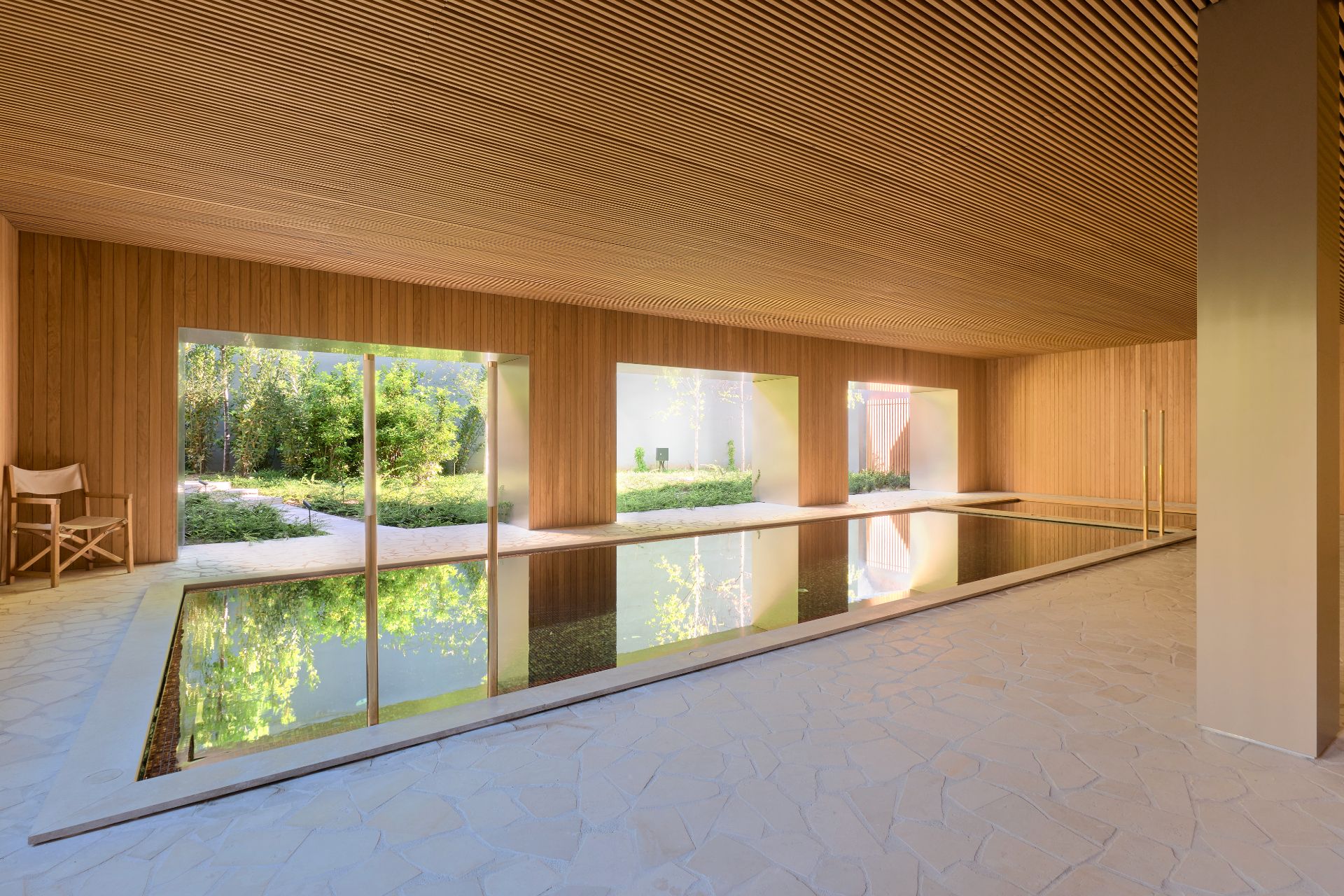 Swimming pool of Flat to rent in  Madrid Capital  with Air Conditioner, Heating and Storage room