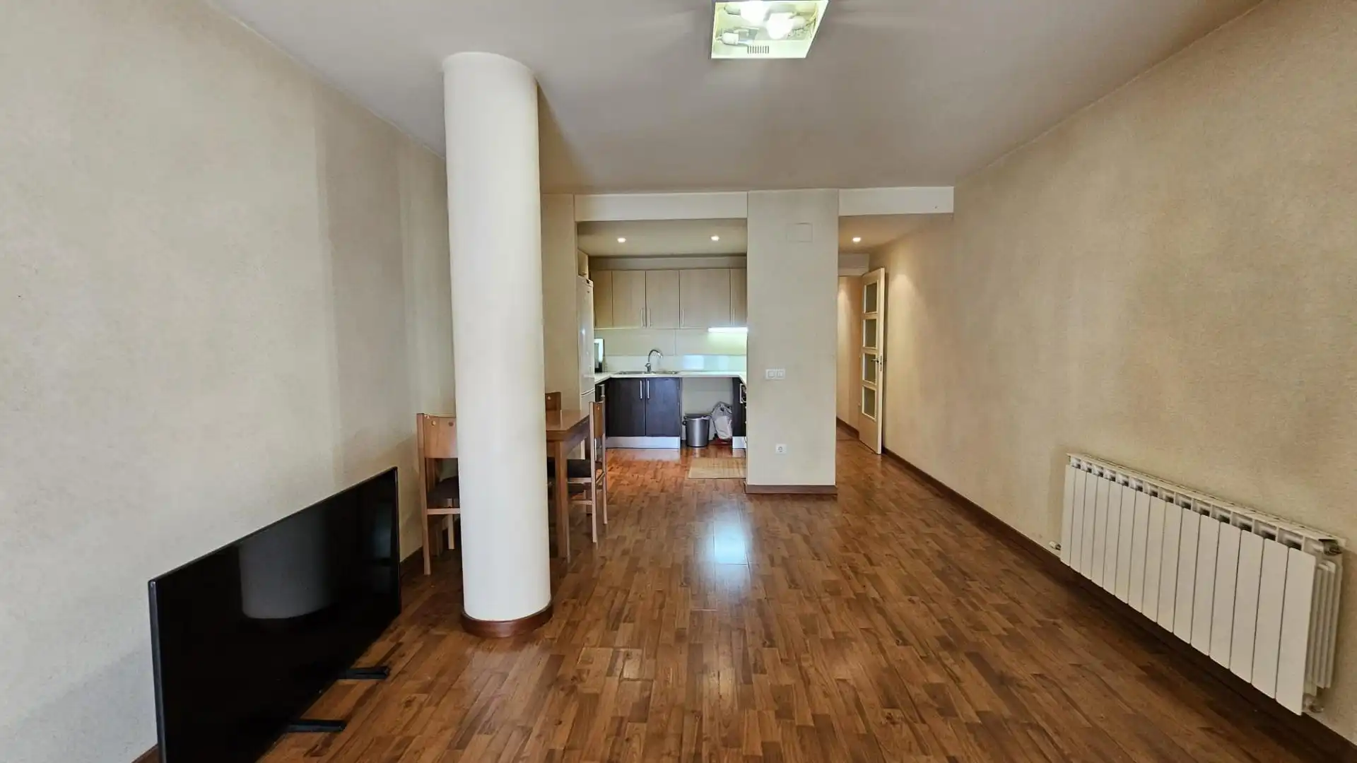 Flat for sale in Nou, 163, Creu de la Mà