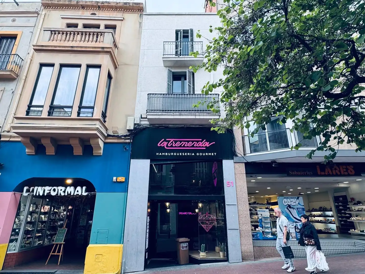Vista exterior de Local en traspaso en Terrassa con Aire acondicionado
