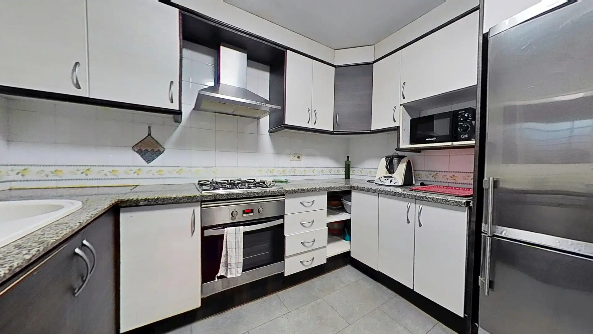 Cocina de Casa adosada en venta en Castellón de la Plana / Castelló de la Plana con Aire acondicionado, Calefacción y Terraza