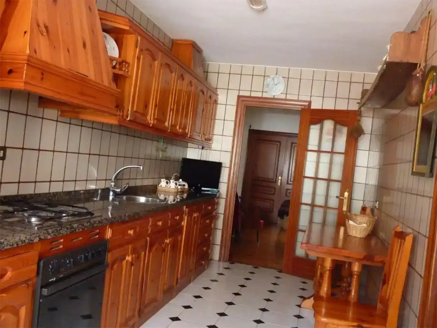 Cuina de Casa o xalet en venda en Dueñas amb Jardí privat, Parquet i Traster