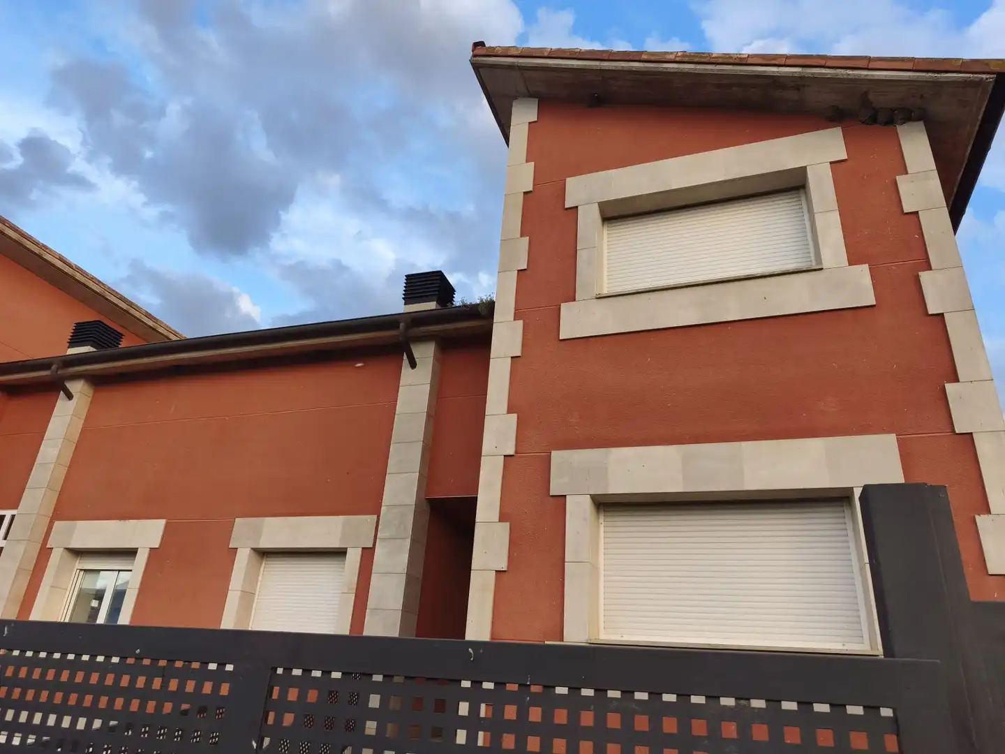 Vista exterior de Casa o xalet en venda en Navarrete amb Calefacció, Jardí privat i Terrassa