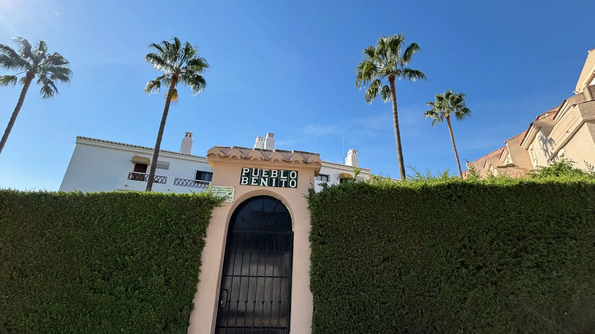 Vista exterior de Apartament de lloguer en Benalmádena amb Piscina comunitària